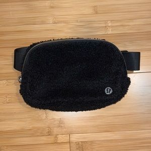 Lululemon Everywhere Fleece Belt Bag